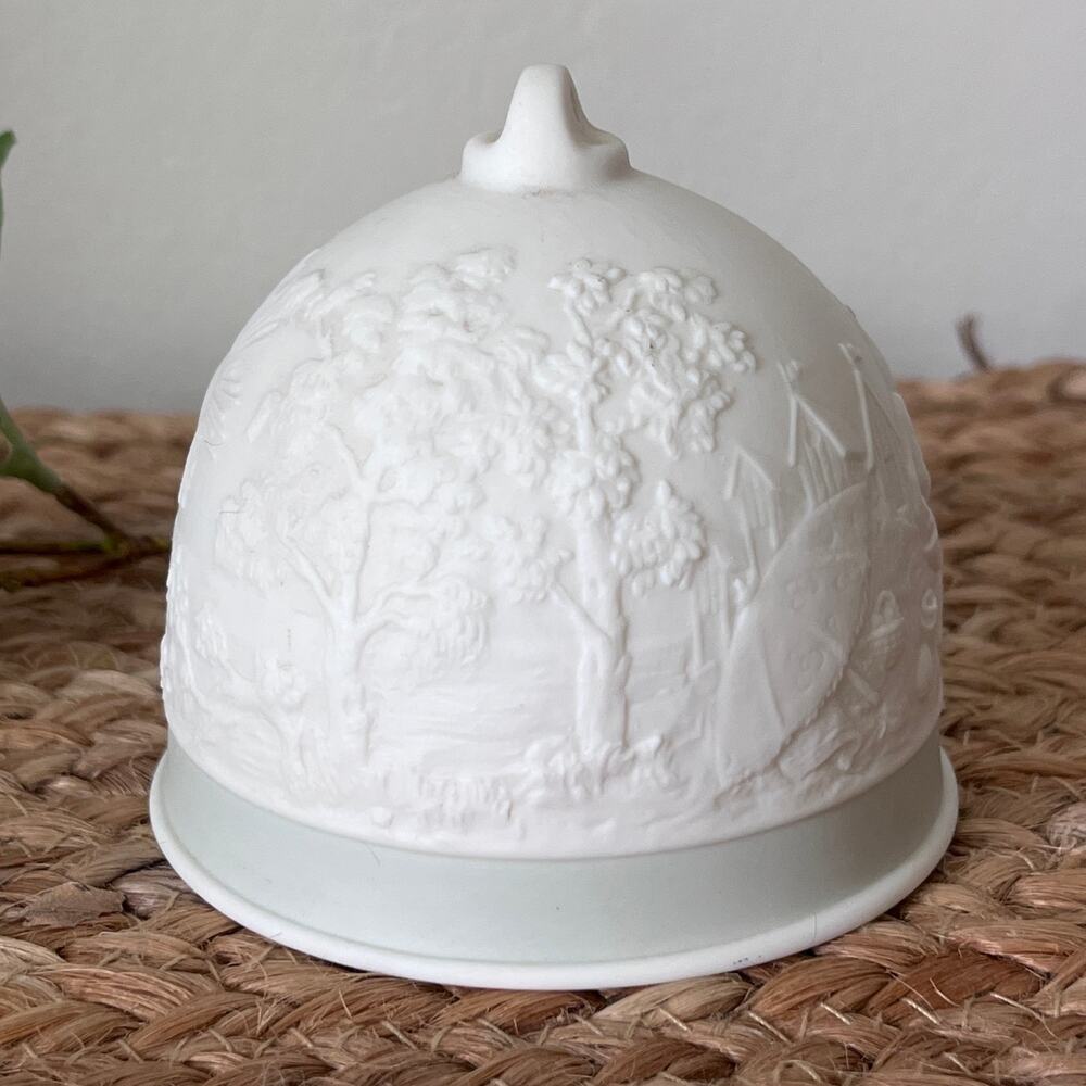 Lladro Collectors Society Summer Bell White Bisque Porcelain Sailboat Beach 1992